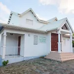 Studio avec piscine partagee jardin et wifi a Sainte Anne a 3 km de la plage